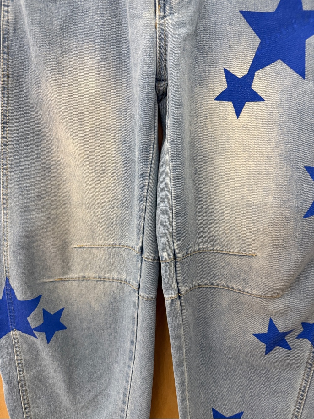 Boutique Light Wash Blue Printed Star Barrel Jeans Rounded Leg High Rise Sz M /L - Picture 6 of 14